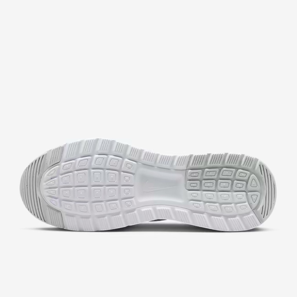 Nike WMNS Air Max Nuaxis
White/Pure Platinum/Metallic
Silver/White
HF1233-101 - Picture 5 of 16